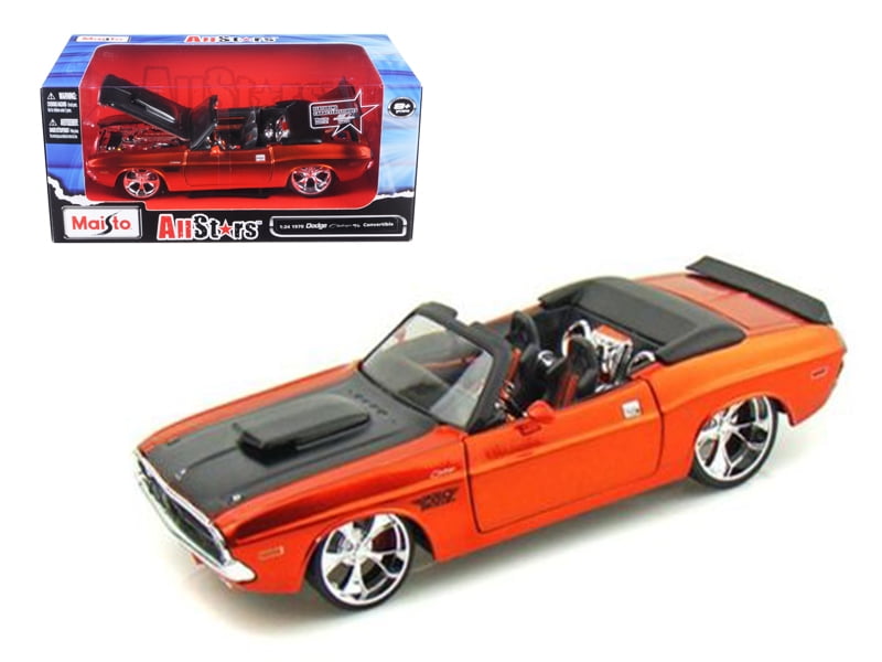 Maisto MAI11404-E Edelbrock-2006 Dodge Magnum R-T with Car Trailer