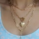 thumbnail image 2 of Collar triple dorado mujer CYRA de eslabones con dije corazón, 2 of 2