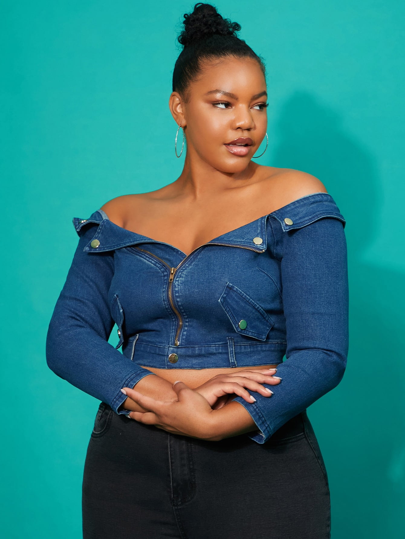 Off Shoulder Zip Up Crop Denim Jacket 