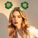 thumbnail image 3 of Diadema para el Día de San Patricio, diadema verde para fiesta irlandesa, tocado con borlas de rayas coloridas, 3 of 5