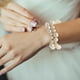 thumbnail image 3 of Pulsera de perlas con ramillete y lazo para dama de honor., 3 of 7