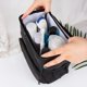 thumbnail image 2 of Bolsa de cosméticos de malla impermeable, bolsa de lavado portátil de gran capacidad para mujeres, bolsa de almacenamiento de viaje para artículos de primera necesidad para hombres, 2 of 4