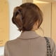 thumbnail image 5 of Pinza grande para el cabello con acabado mate - Ideal para uso diario, fiestas y eventos - Elegante, suave, cómoda y ligera, 5 of 6