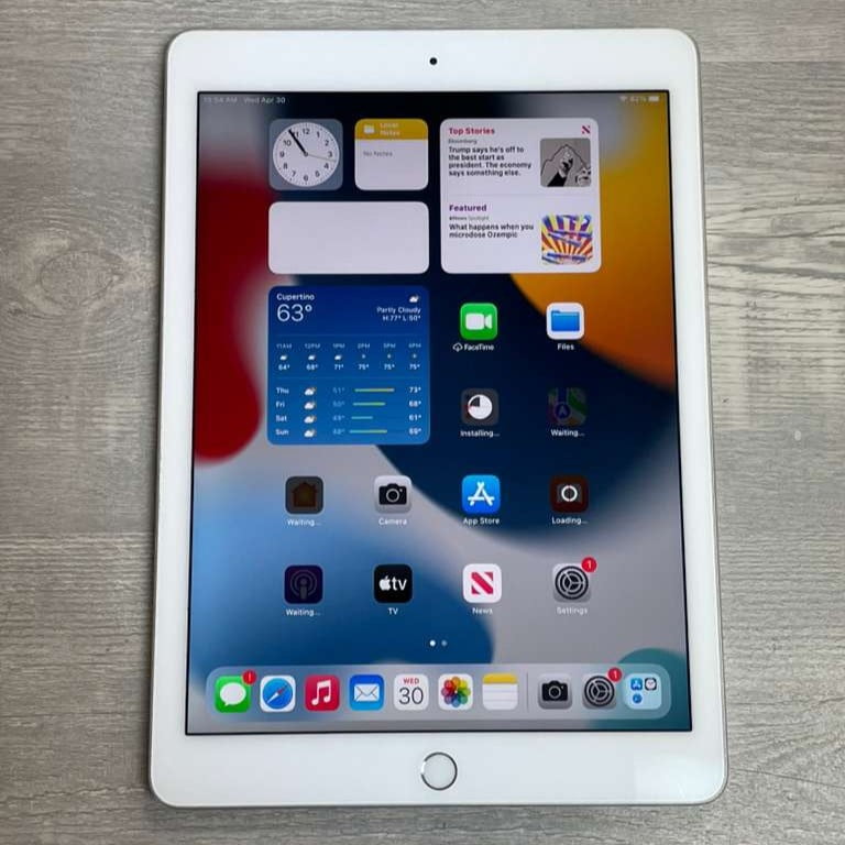 Pre-Owned Apple iPad Air 5th Generation 256 GB Wifi Blue (Good