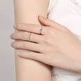 thumbnail image 1 of Anillo de mujer Moissanite sin caída de diamantes completos Anillo de plata esterlina con diamantes Diseño de nicho Anillo de fila Anillo de mujer con viento frío, 1 of 3