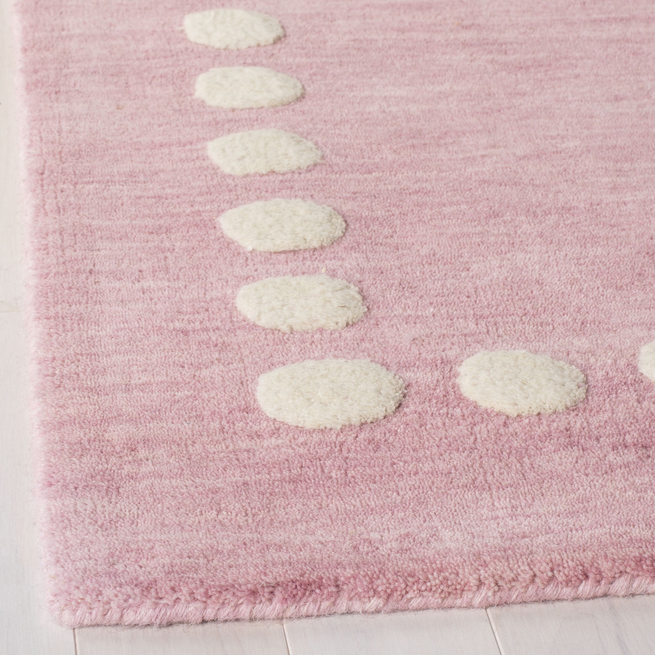 SAFAVIEH Kids Dotted Border Area Rug, Pink, 7' x 7' Square