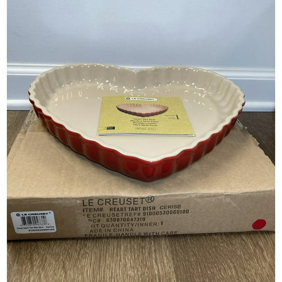 "Cerise" LE CREUSET 11.5" Fluted Heart-Shaped Tart Shallow Baking Dish Quiche