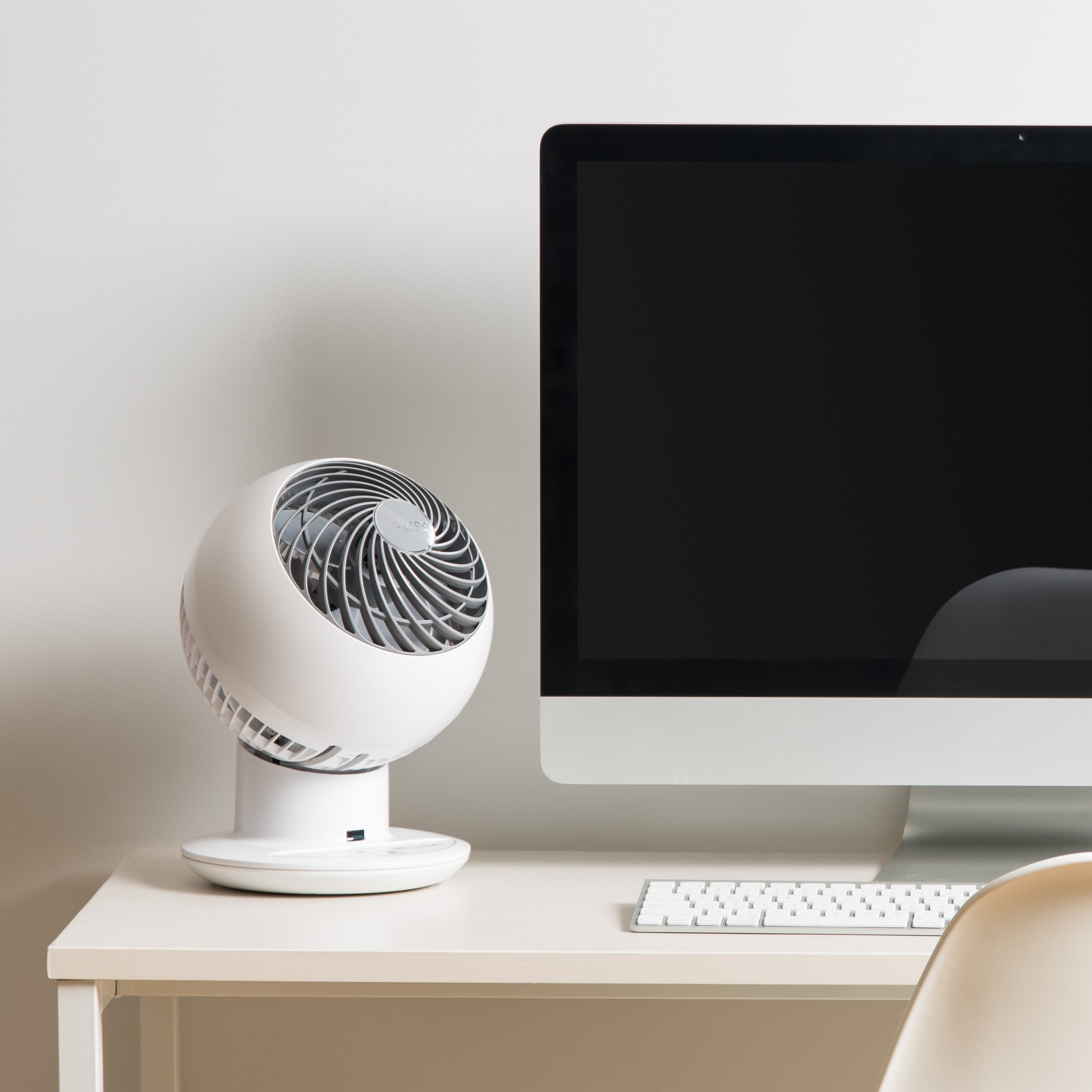 IRIS WOOZOO Fan with Remote, Oscillating Fan, Desk Fan, 5 Speeds, 90° Adjustable Tilt, White