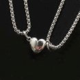 thumbnail image 1 of Collar de pareja de astronautas con imán que atrae el colgante. Regalo de San Valentín para pareja de hombres y mujeres astronautas, 1 of 6