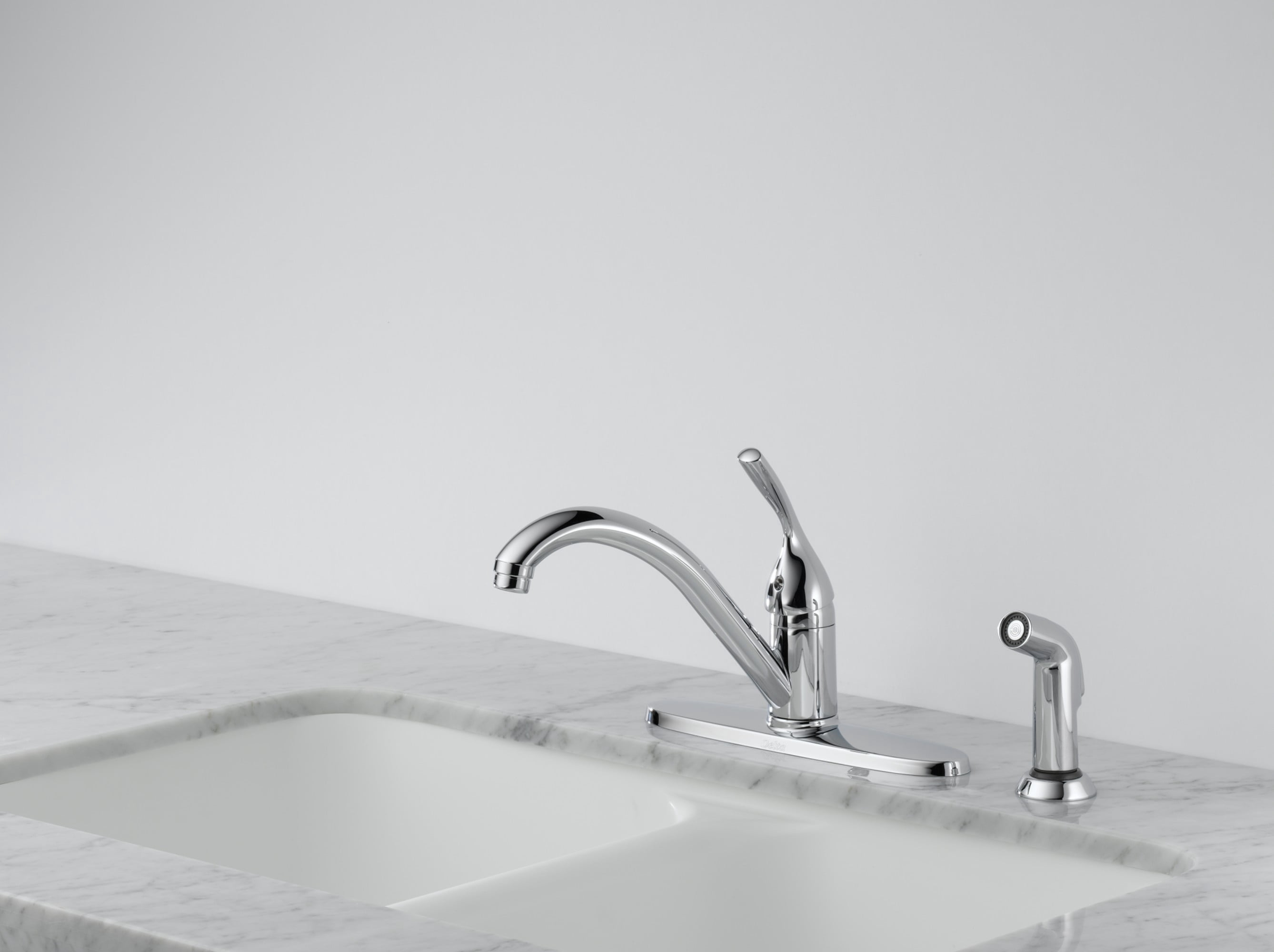 Single Handle Kitchen Faucet with Spray in Stainless 400-SS-DST