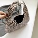thumbnail image 2 of Bolso Hombro Con Leopardo Y Media PU Hobo para Mujer () Rosa, 2 of 9