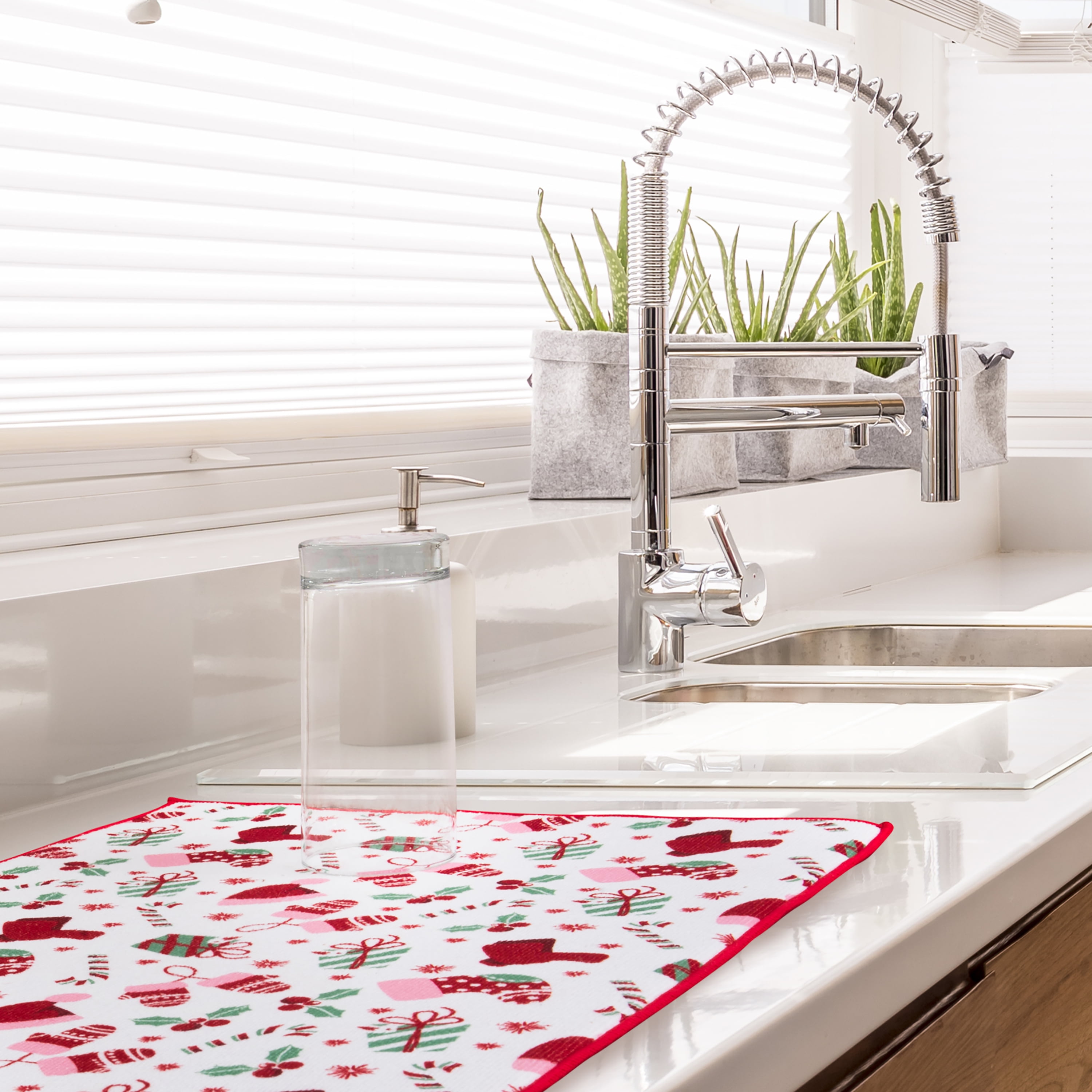 Holiday Time Dish Drying Mat