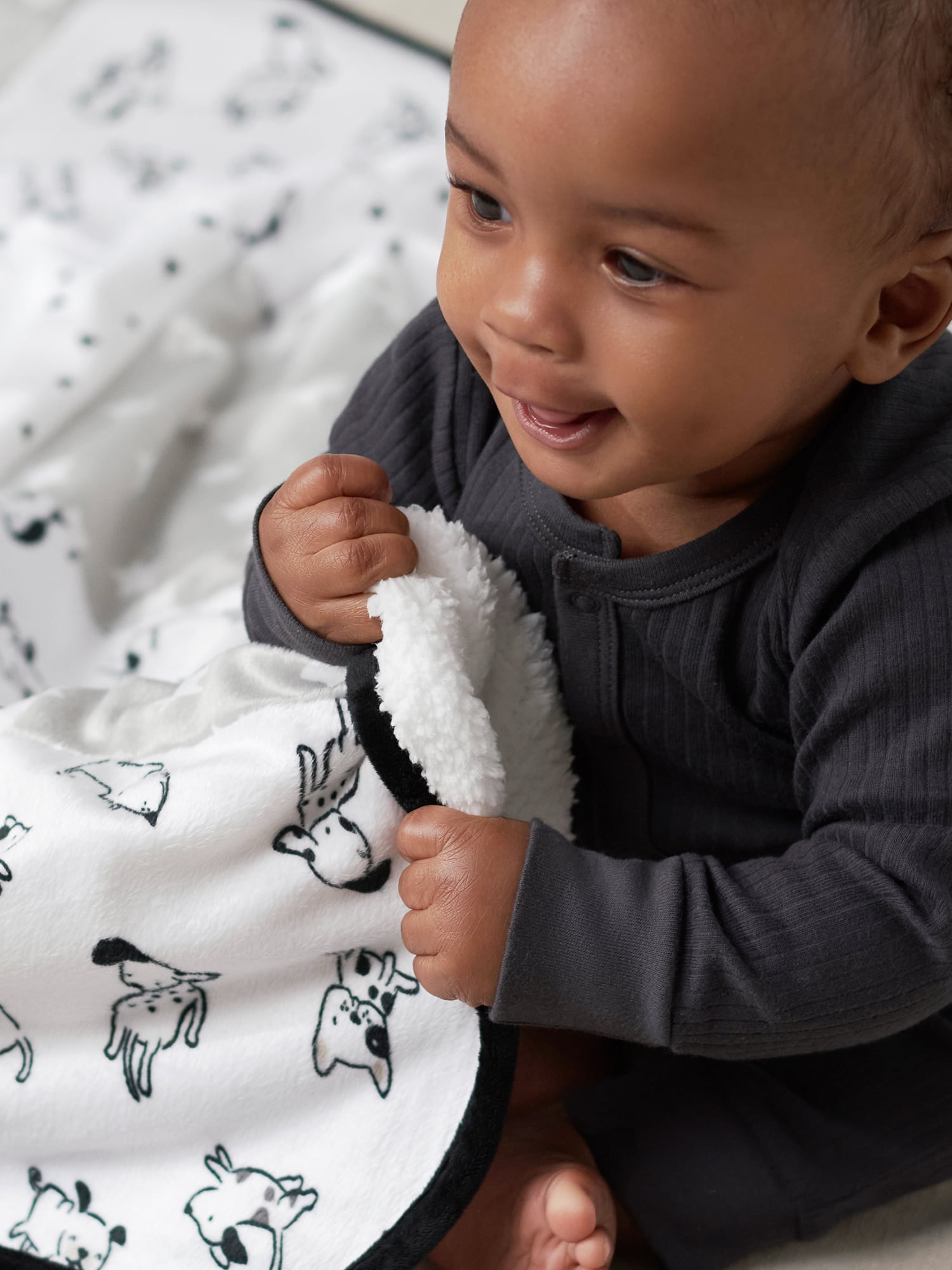 Modern Moments by Gerber Baby & Toddler Super Soft Patchwork Blanket, White Puppies
