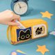 thumbnail image 3 of Estuche de gran capacidad con diseño de gato adorable, bolsa para lápices, papelería, bolígrafos para adolescentes, niñas y niños, con pegatinas mágicas e insignias decorativas, amarillo, 3 of 8