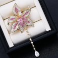 thumbnail image 1 of Broche elegante para mujer con circonitas, perlas y conchas naturales, delicadas flores y forma de pluma, 1 of 3