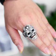 Aellinatey Skull Shaped Adjustable Rings Alloy Material Finger Rings Gift for Women Man