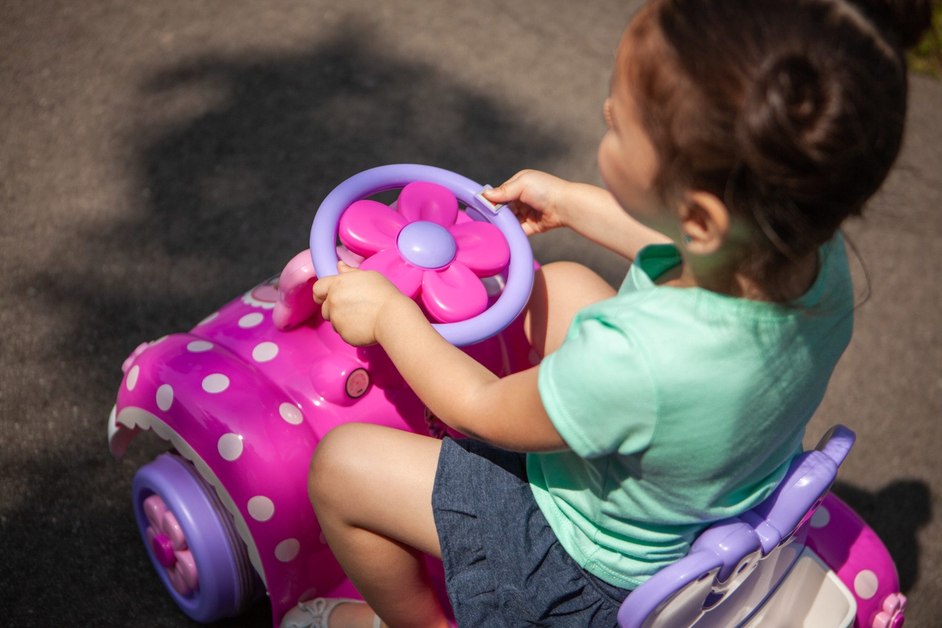 Disney Minnie Mouse Toddler Ride-On Toy - image 5 of 6