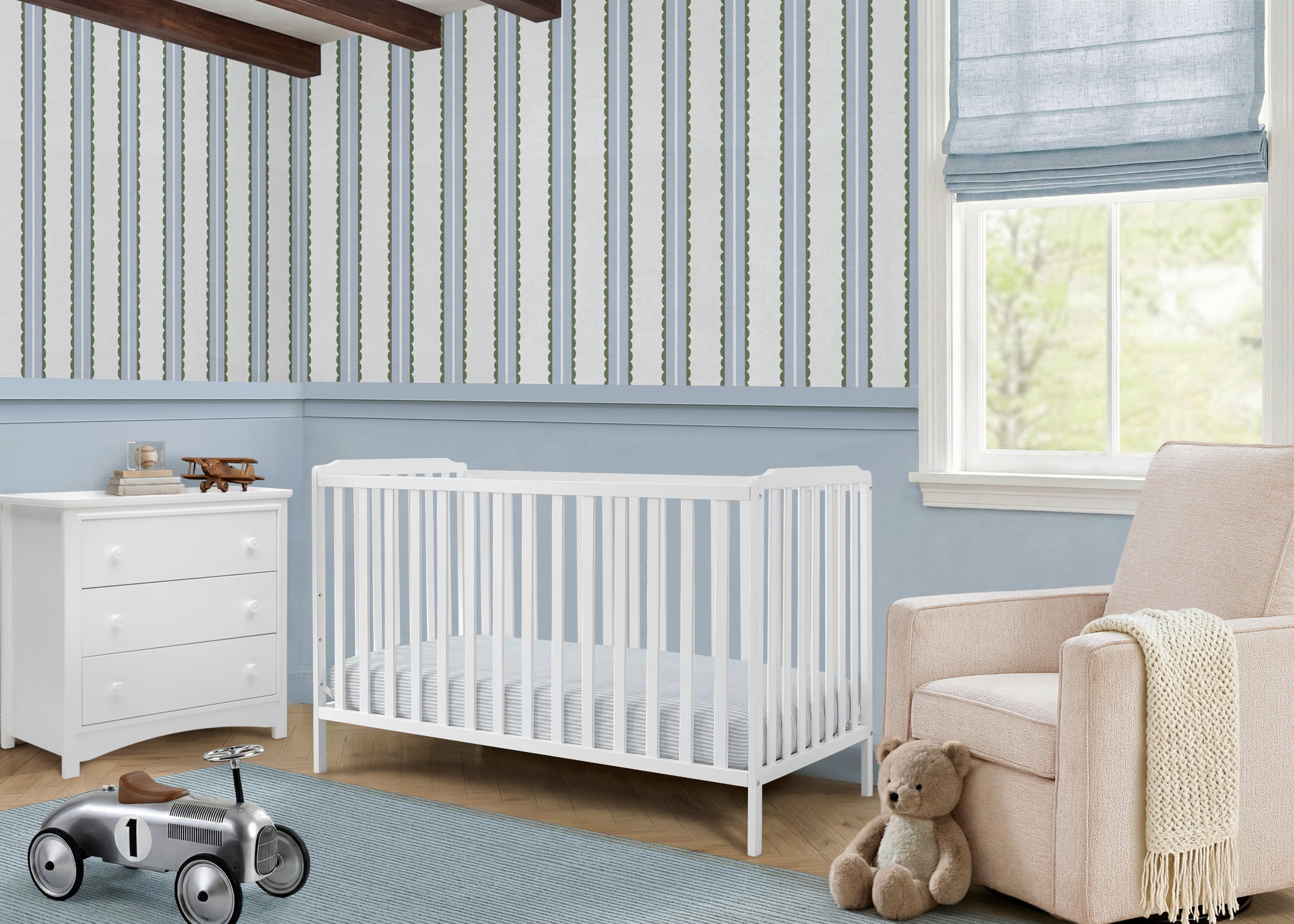 Delta Children Emmie 4-in-1 Convertible Crib - Converts from Baby Crib to Toddler Bed, Daybed and Sofa Bed, Fits Standard Full-Size Crib Mattress, White