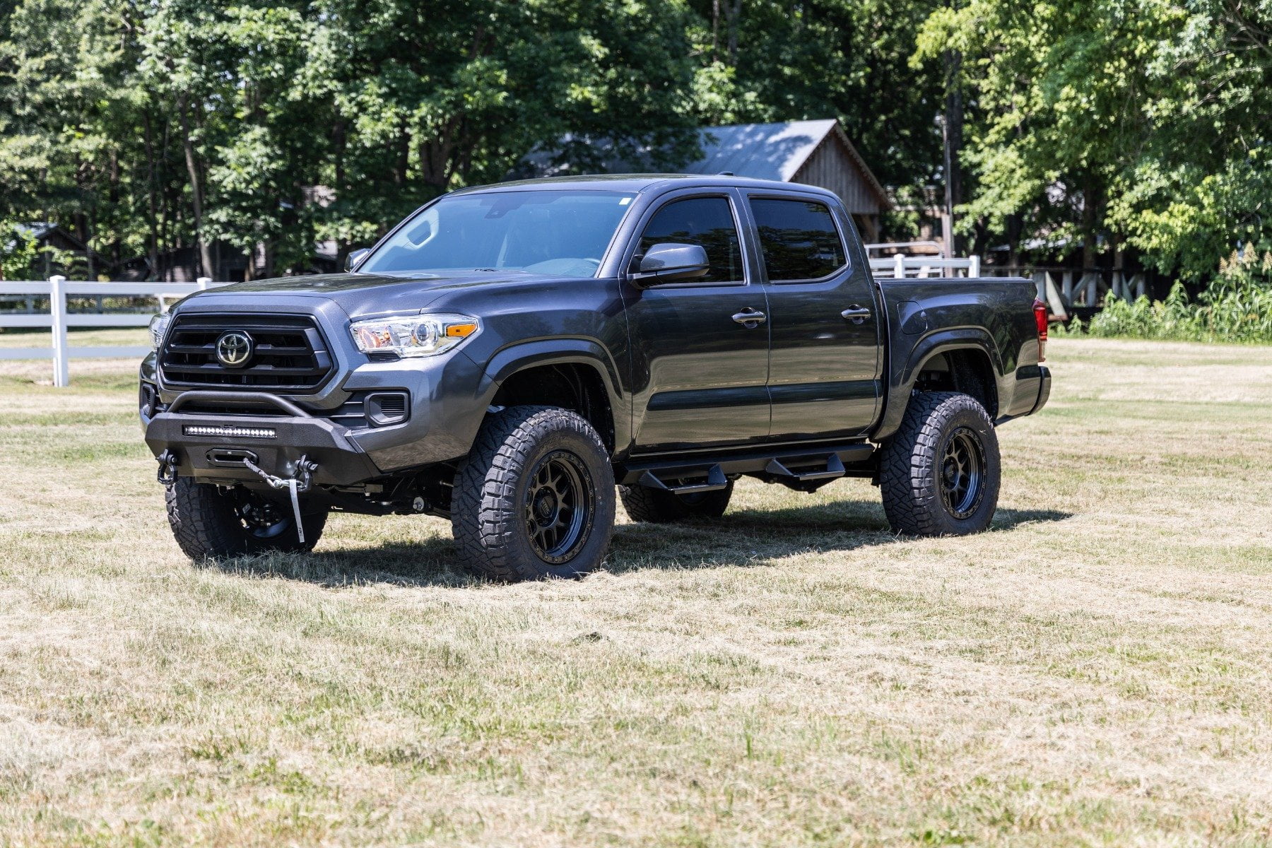 Rough Country Hybrid Front Bumper w/9500s Winch for 16-23 Toyota Tacoma - 10714