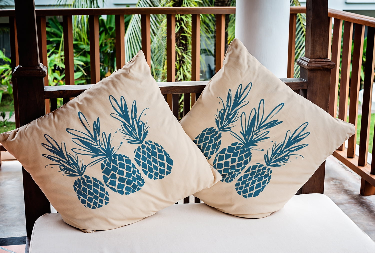 Simply Daisy 20" x 20" Pineapples Indoor/Outdoor Polyester Throw Pillow, Autumn Blue