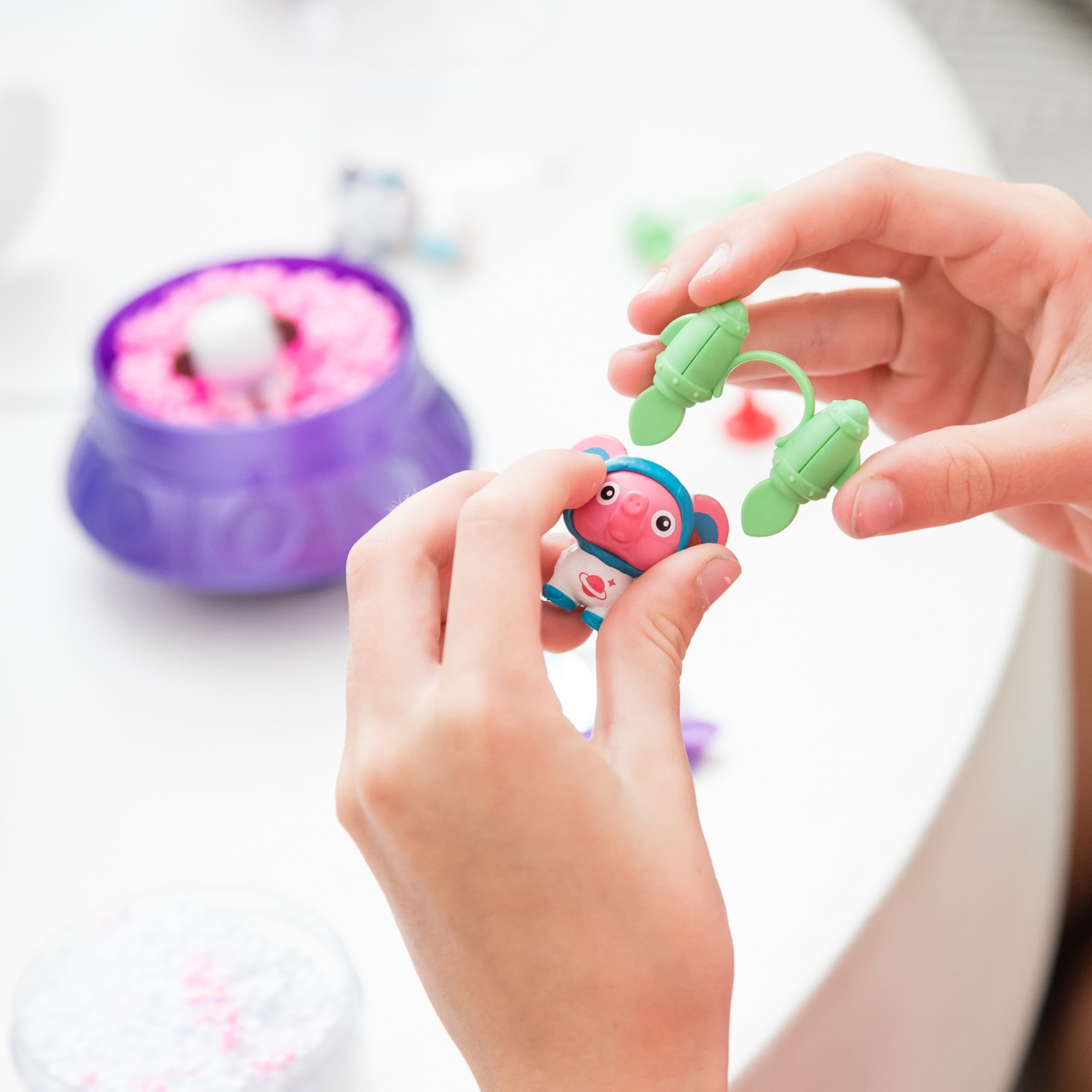 Educational Insights Playfoam Pals Space Squad Party Pack of 8, 5 Surprises Inside, Sensory, Shaping Fun, Perfect for Ages 3+
