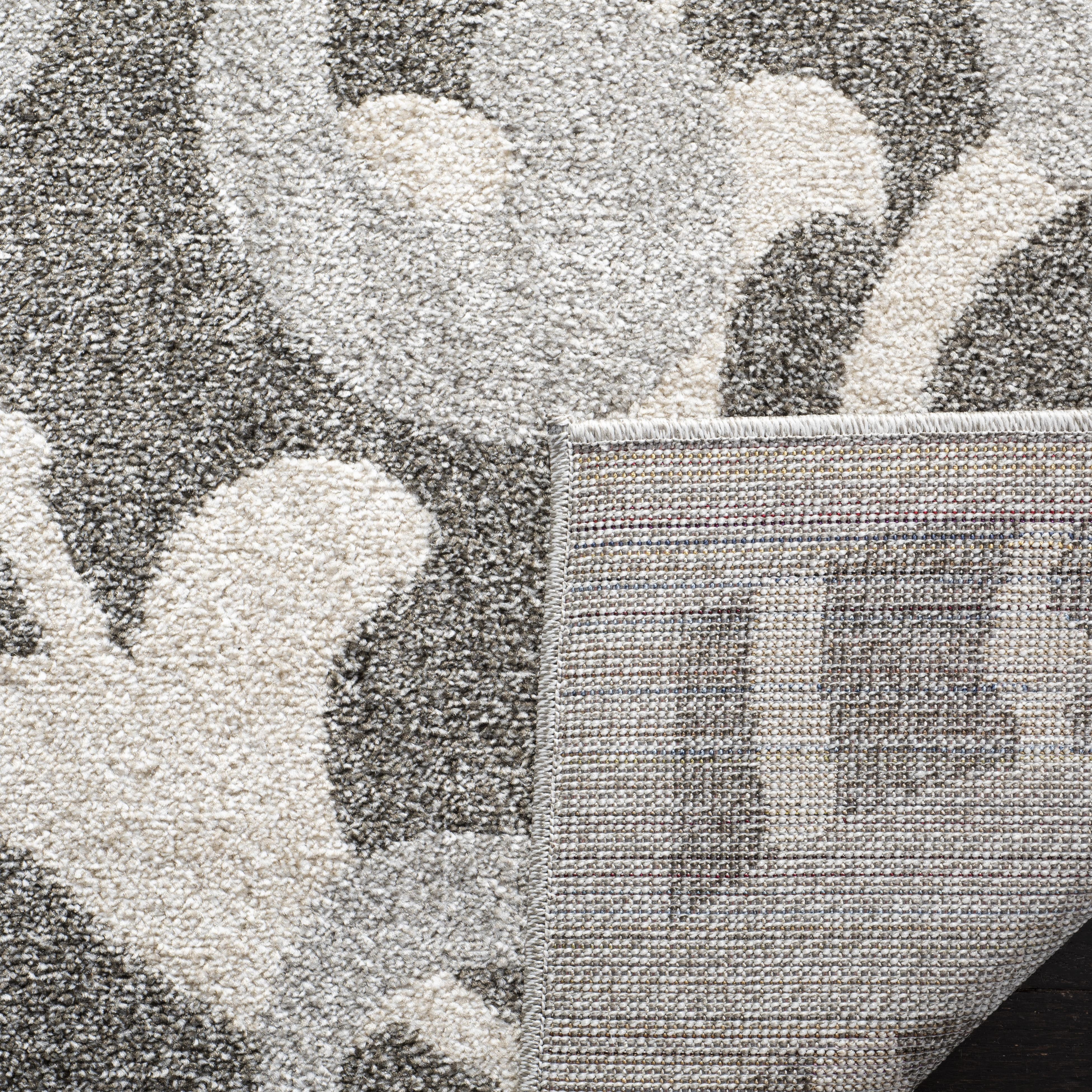Safavieh Amherst Millard Floral Area Rug, Gray/Light Gray, 4' x 6'
