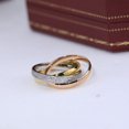thumbnail image 3 of Anillo de tres colores de tres anillos de alta calidad con incrustaciones de diamantes en oro v Diseño de moda europeo y americano Anillo de tres anillos con incrustaciones de diamantes, 3 of 5