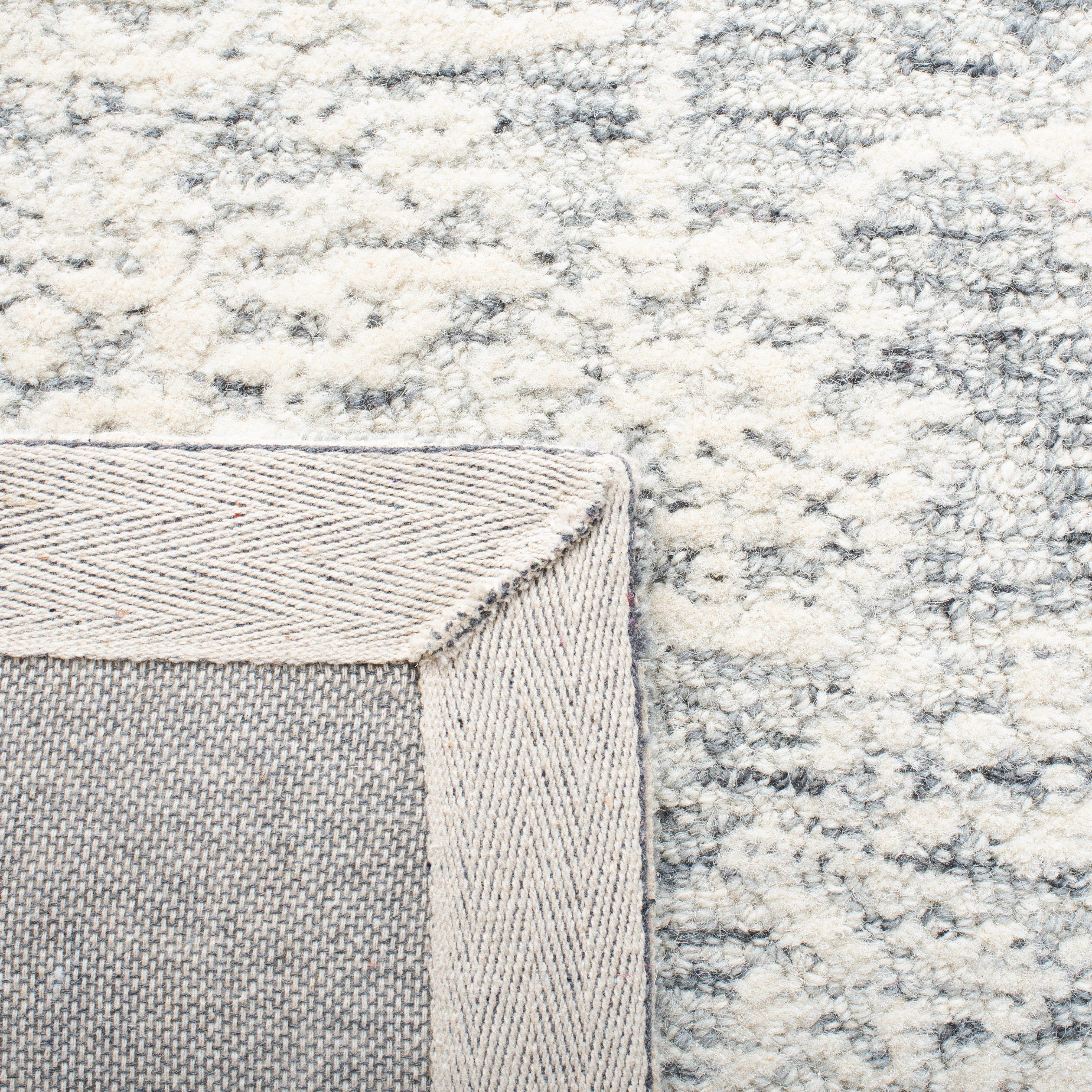 Safavieh Metro Josiah Medallion Runner Rug, Natural/Gray, 2'3" x 8'