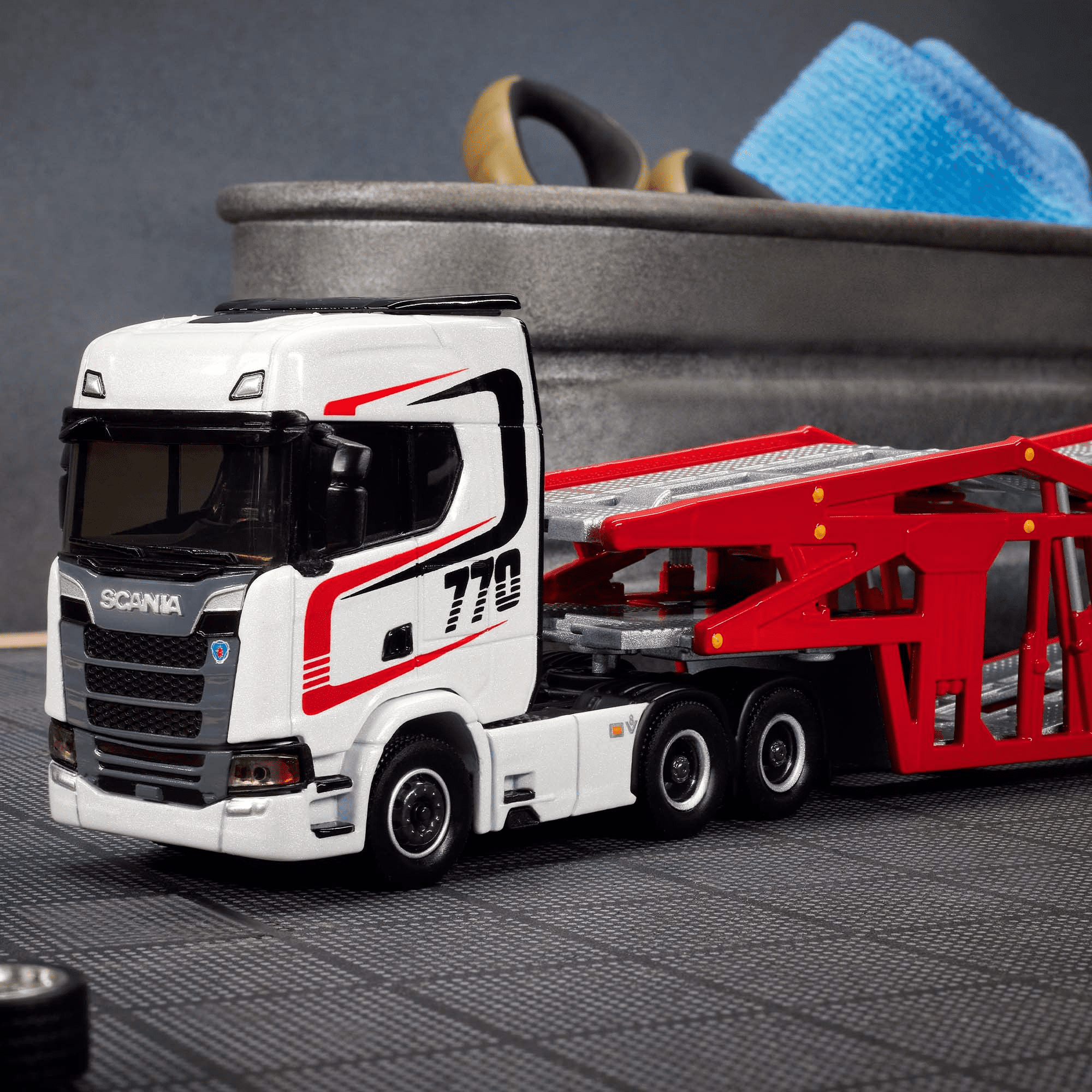 Hot Wheels Scania 770 S Elite 64 Collectors Car Hauler