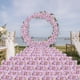 thumbnail image 1 of Arreglo floral de seda para corredores de pasillo de bodas - Ramo realista de rosas y lirios de 52 cm para decoración de ceremonias, 1 of 6