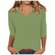 thumbnail image 1 of Camiseta básica de verano informal de color liso con cuello en V para mujer - Poliéster, manga 3/4, aberturas laterales - S-XXL, 1 of 5