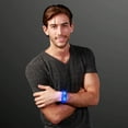 thumbnail image 2 of 10 Pcslights Rouge, Bracelets Lumineux Mode blueLED, bracelet Flash en silicone, Contient Batterie, 2 of 5