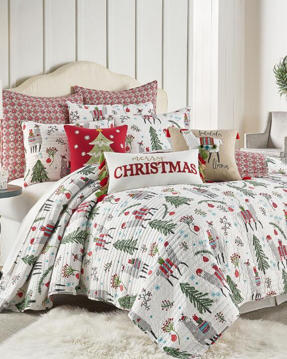 Llamas, Holidays Full / Queen Quilt 