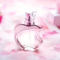 thumbnail image 4 of Apple-Shaped Perfume for Women: Natural Refreshing Fragrance for Dating, Parties, and Everyday Use, 4 of 4