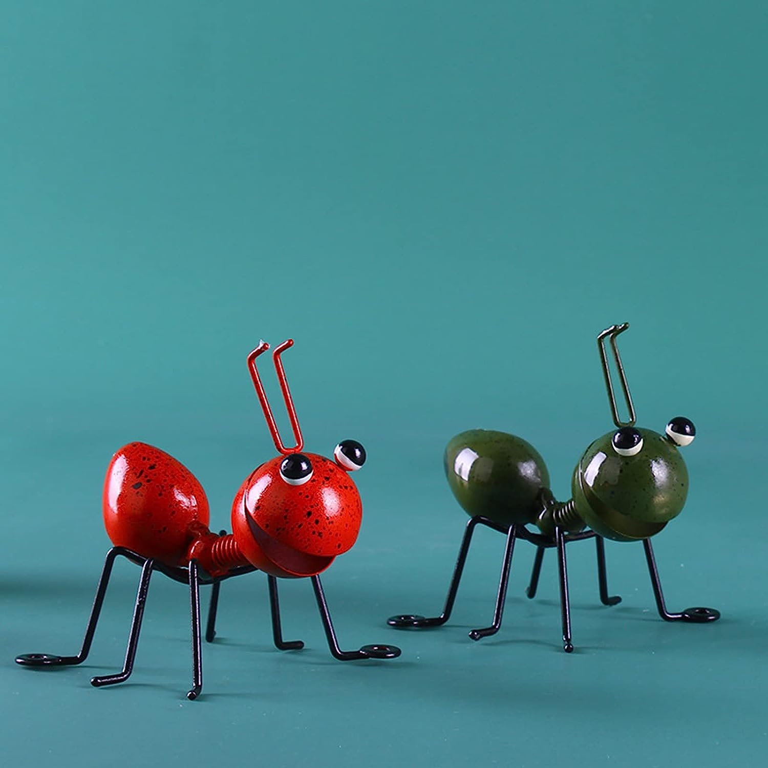 Metal Ants Garden Decor,Indoor or Outdoor Art Wall Sculptures,Patio Lawn Garden Ornaments Wall Decorations (Red)