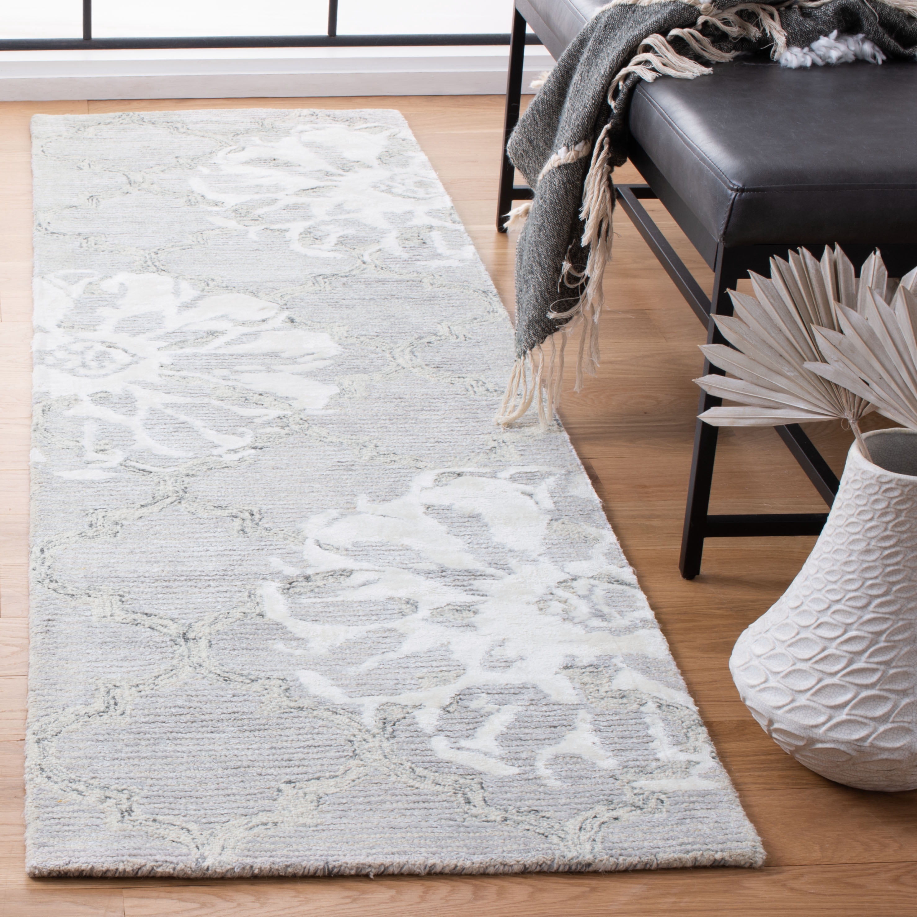 SAFAVIEH Glamour Jaye Floral Runner Rug, Silver/Ivory, 2'3" x 8'