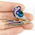 thumbnail image 3 of Broche de cristal austriaco multicolor con forma de colibrí y pájaro en tono antiguo, 3 of 4