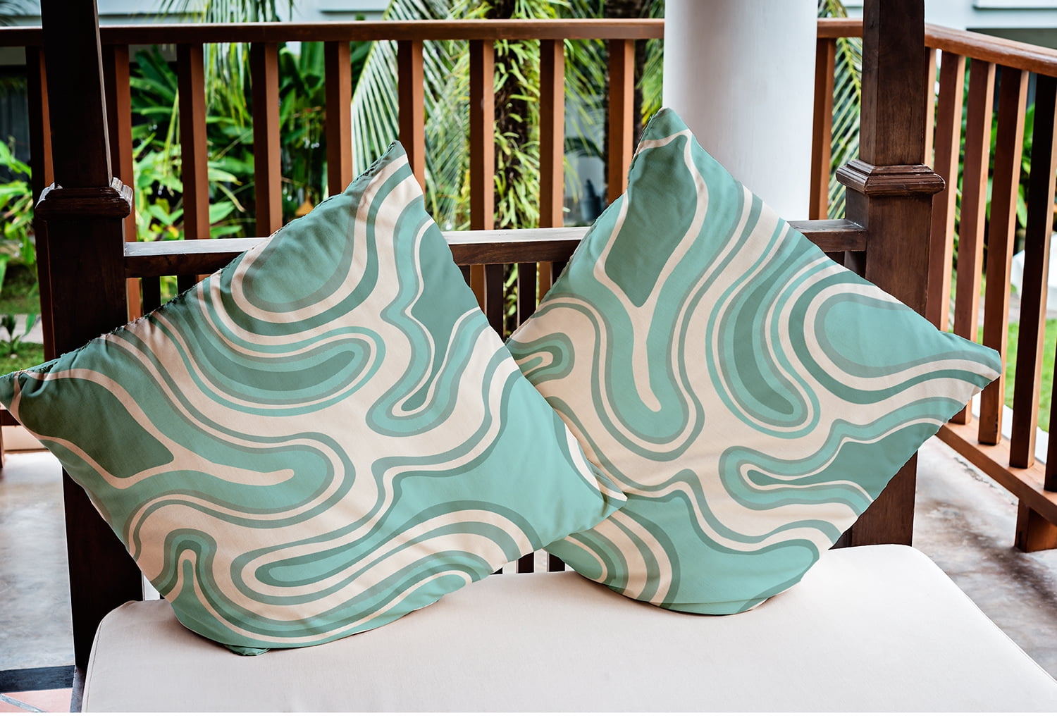 16"x16" Simply Daisy Agate Poly Indoor/Outdoor Pillow, Blue Qty 1