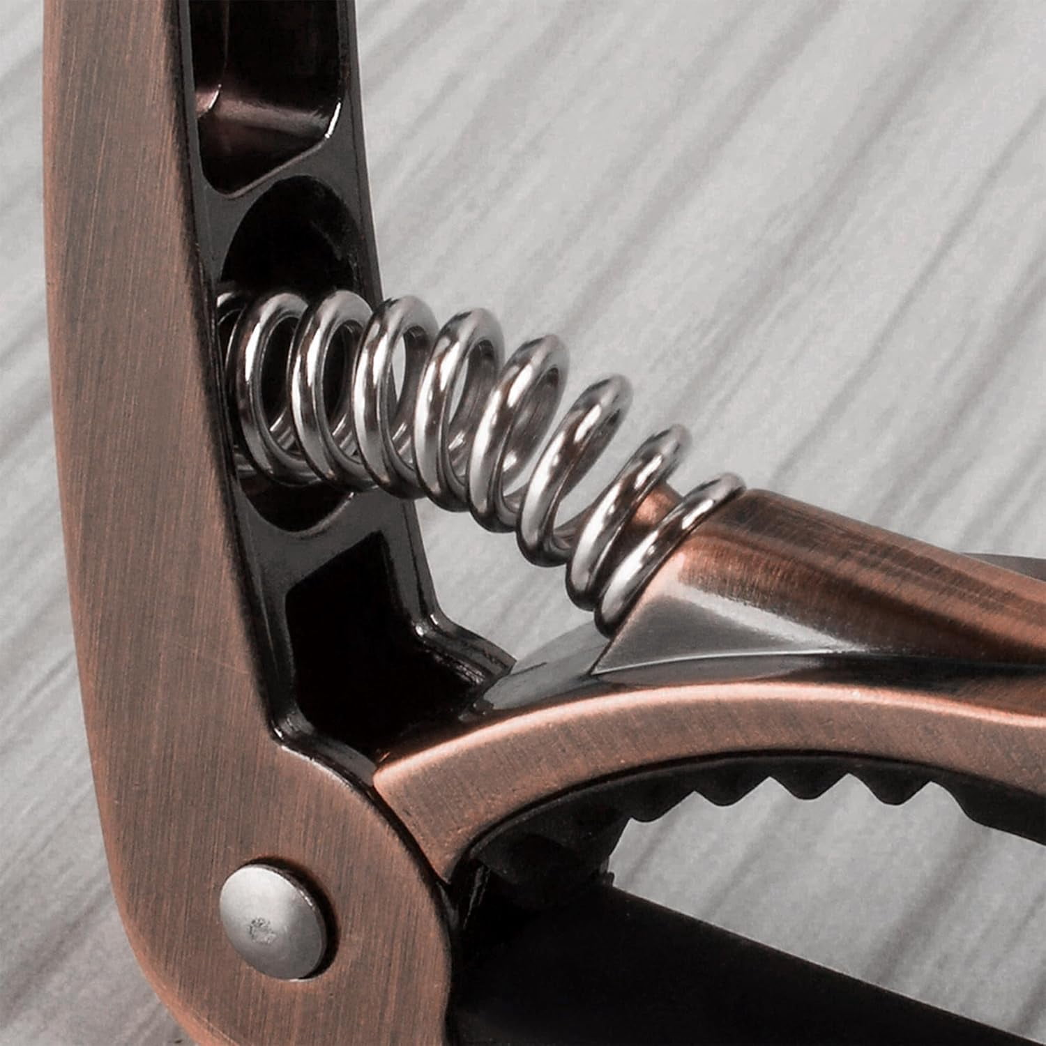 Guitar Capo Guitar Clip: Guitar Capo for Acoustic Guitar, Electric Guitars, Ukulele, Banjo, Mandolin, Bass, Acoustic Guitar Capo 6 String, Zinc Alloy Metal Guitar Clamp (Rose gold)
