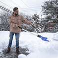 thumbnail image 4 of Magshion 18 inch Snow Shovel with Spring Assisted Handle, Snow Pusher Snow Removal Tool with Anti-Strain Fore-Grip, Blue, 4 of 6