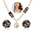 thumbnail image 1 of Boucles d'Oreilles Pendantes pour Femmes Ensemble de Bijoux avec Collier Charmant, 1 of 8
