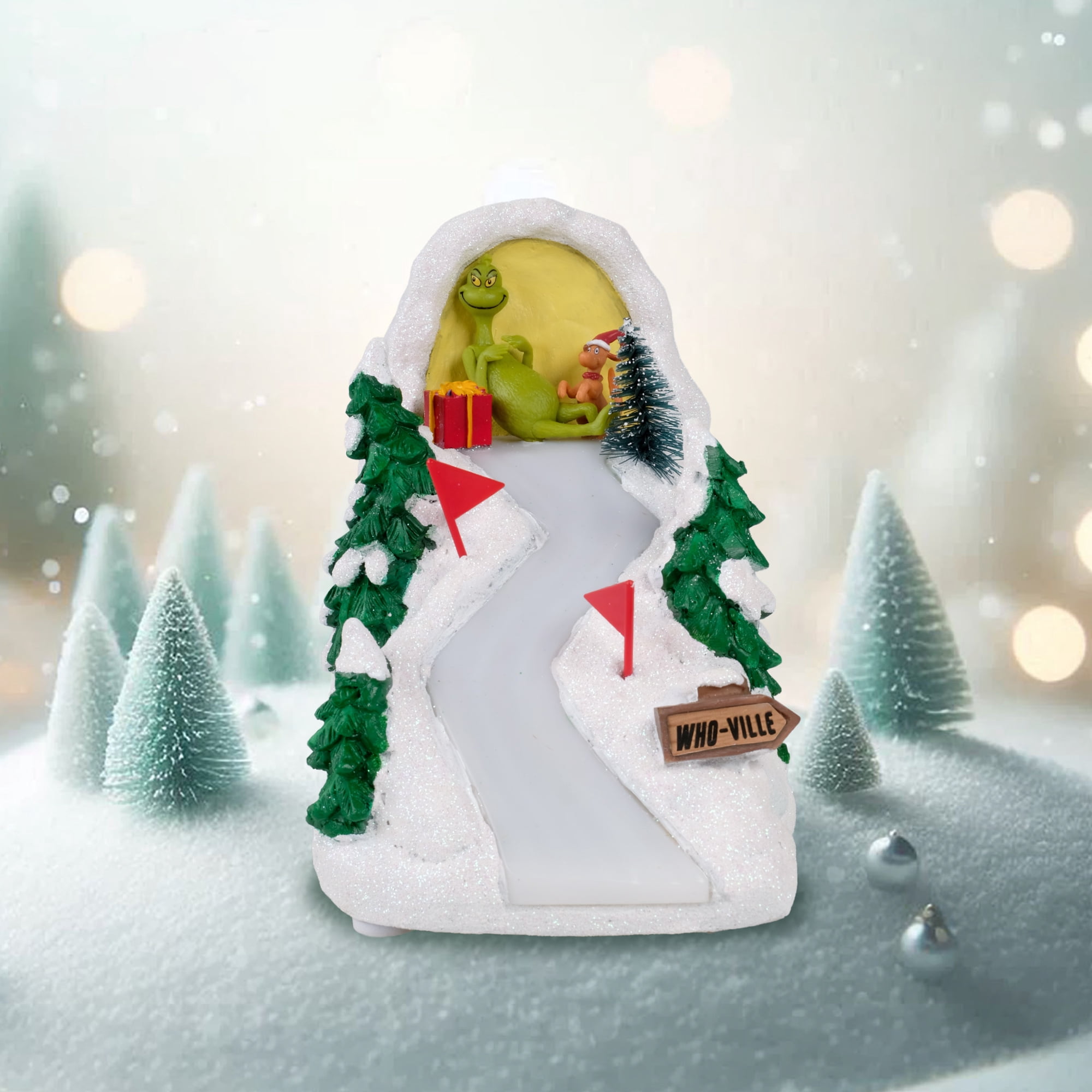 Dr. Seuss The Grinch Illuminated Lair Mountain Scene Tabletop Christmas Village Piece