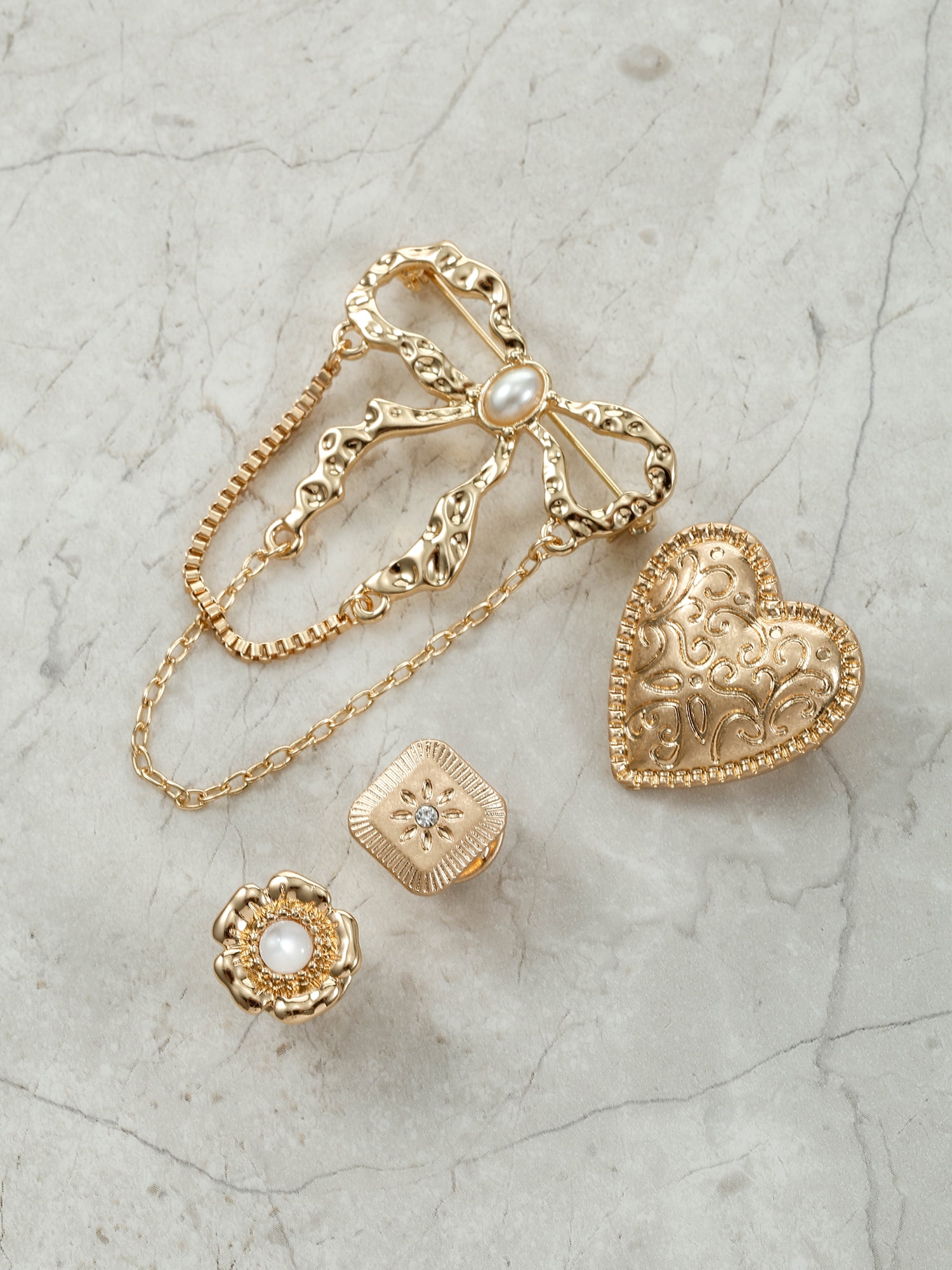 No Boundaries Holiday Gifting Heart Brooch Set