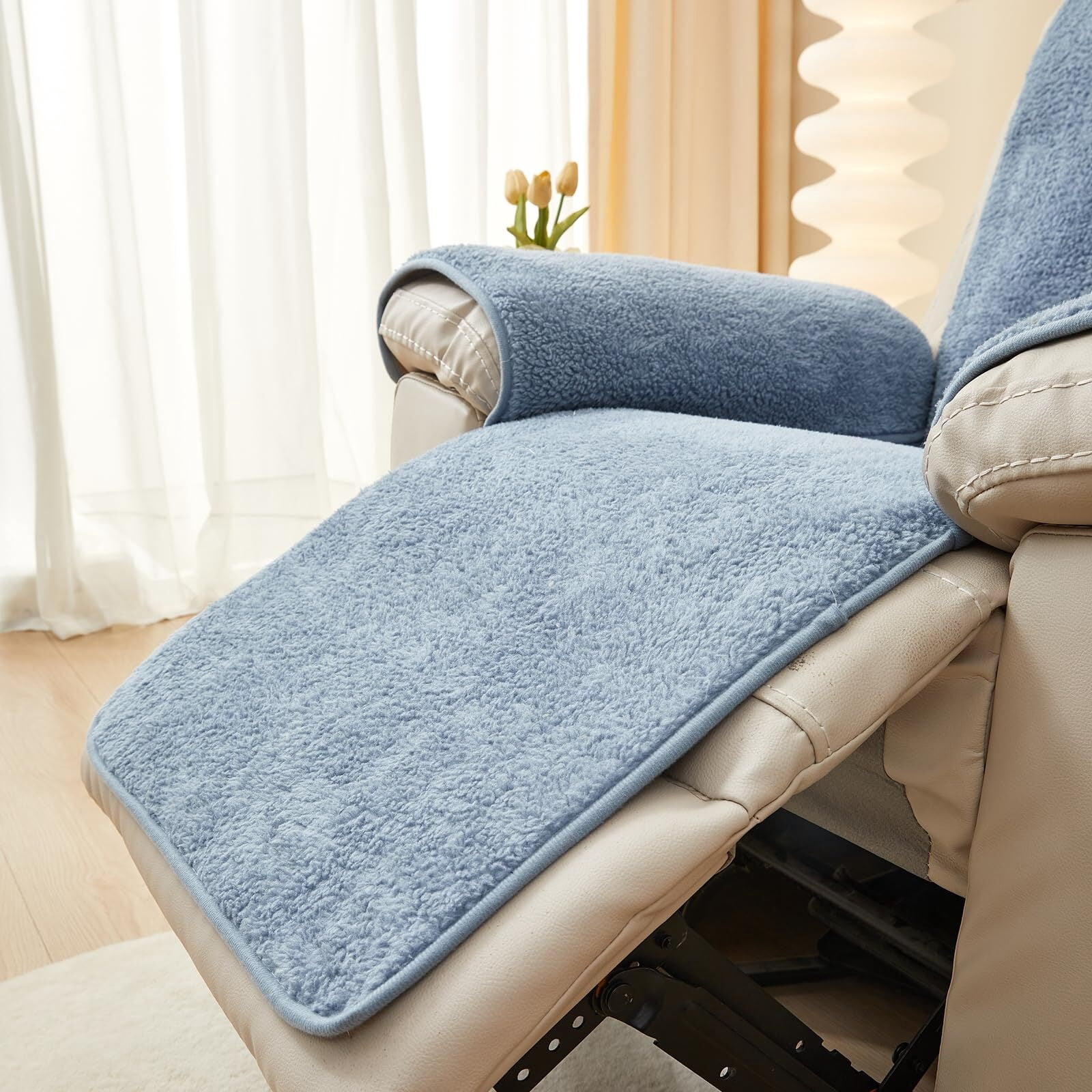 Recliner Chair Covers Fleece Soft Warm Sofa Slipcover Furniture Protector Non-Slip Washable Reclining Chair Cover for Kids, Pets