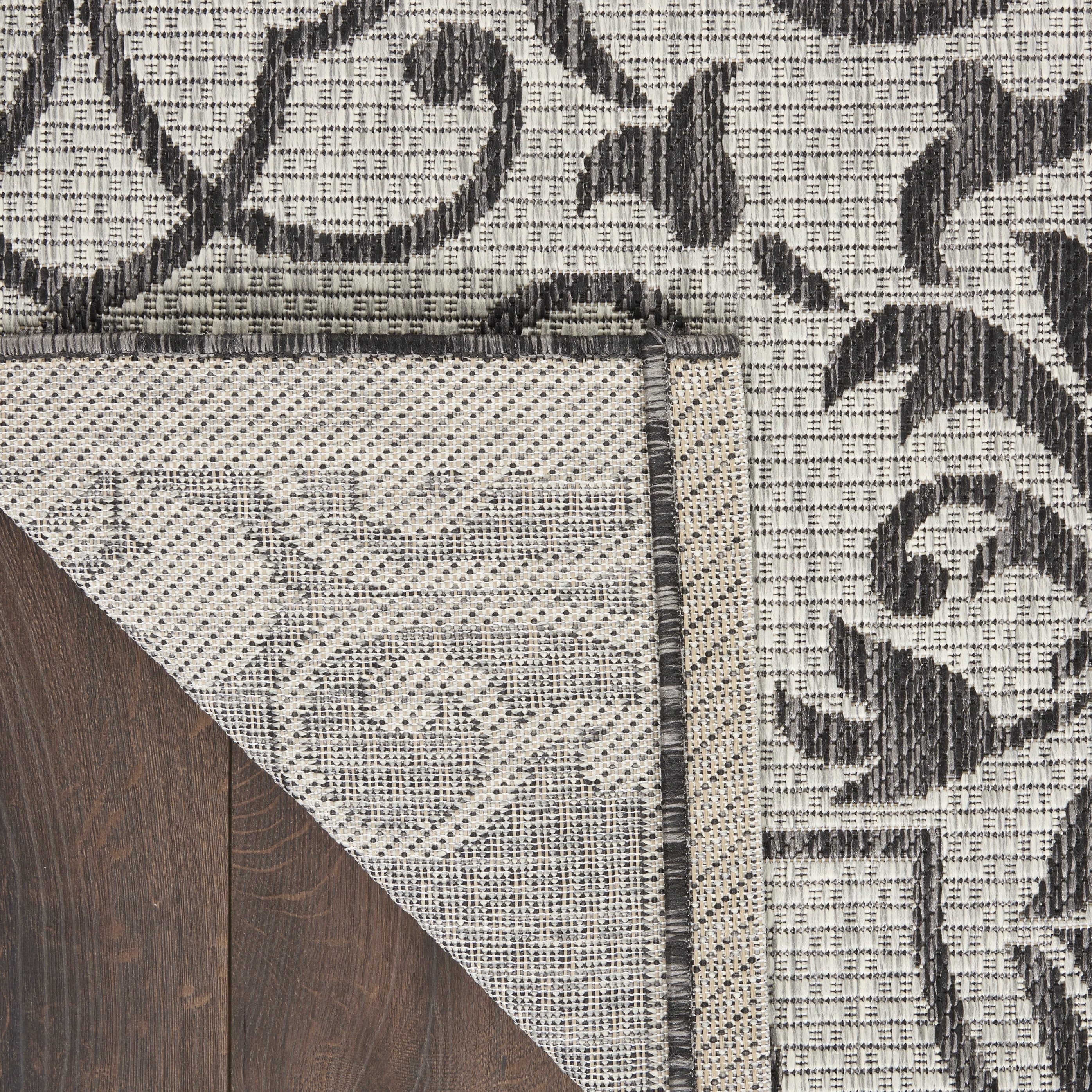 Nourison Garden Party Indoor/Outdoor Transitional Damask Ivory/Charcoal 2'2" x 3'9" Area Rug, (2' x 4')