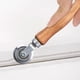thumbnail image 4 of Herramienta enrollable para instalar mosquiteros en ventanas y puertas, de doble extremo. Ruedas Metálicas, 4 of 6