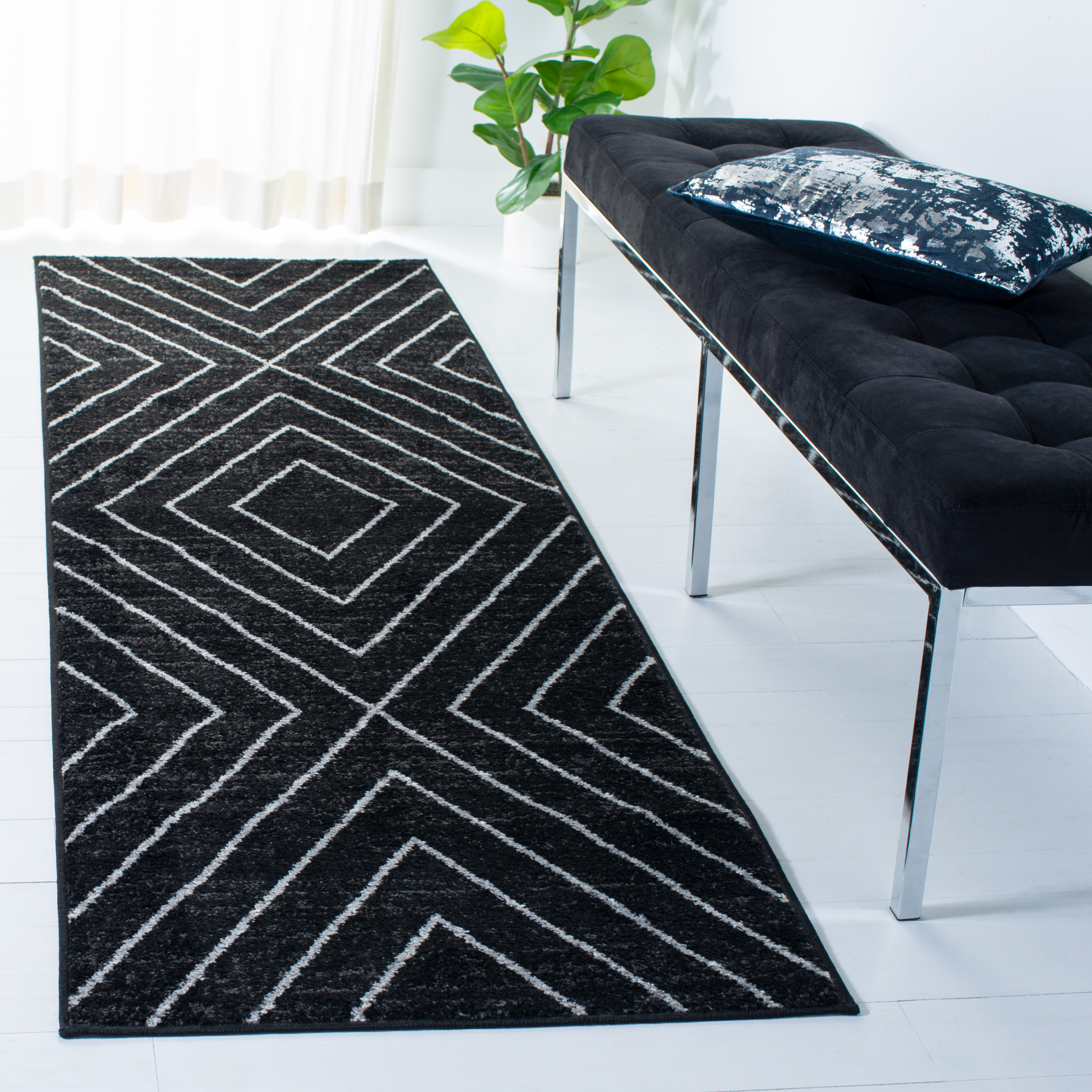 SAFAVIEH Adirondack Evonne Geometric Runner Rug, Black/Light Grey, 2'6" x 12'