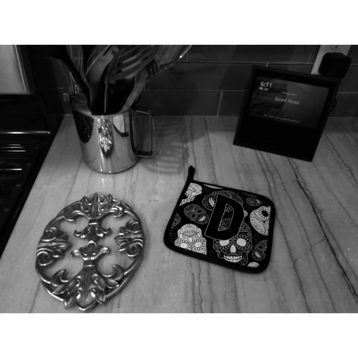 Carolines Treasures CJ2008-DPTHD Letter D Day of the Dead Skulls Black Pair of Pot Holders, 7.5HX7.5W, multicolor