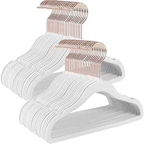 SONGMICS Cintres pour Bébé, Lot de 50, Cintres pour Enfants pour Garde-Robe, Crochets Pivotants à 360° Rose Doré, Cintres pour Vêtements Gain de Place, Cintres en Velours pour Chambre de Bébé, Antidérapants, Blanc Nuage