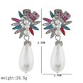 thumbnail image 3 of Pendientes de botón con flores geométricas de cristal exagerado de Bohe para bodas ------Código de producto 80359, 3 of 3